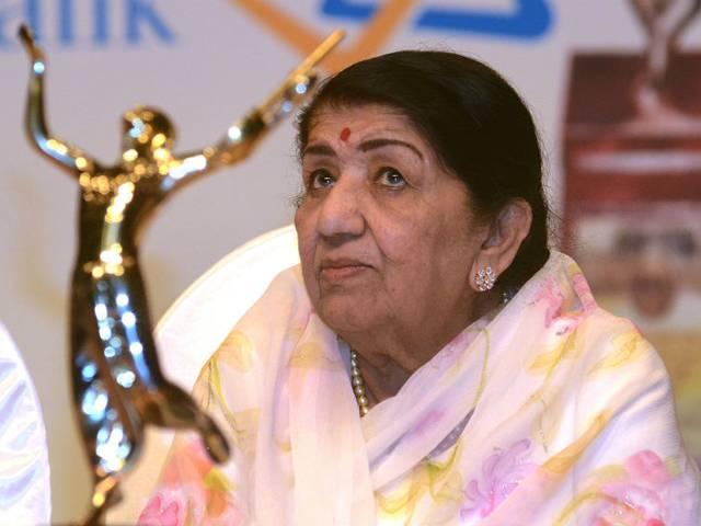 लता के 85वें जन्मदिन के कार्यक्रम में शिरकत करेंगे सचिन sachin-tendulkar-going-lataji-birthday