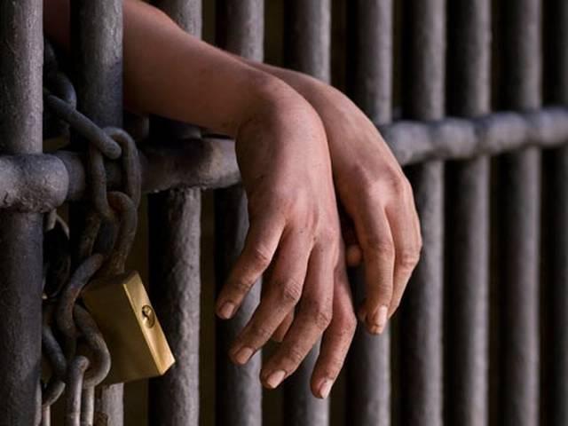 कैदियों के भी हैं मानवीय अधिकार prisnors-also-have-human-rights
