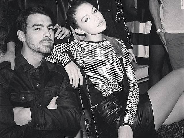 अपने भाई की पूर्व प्रेमिका के साथ डेटिंग कर रहे हैं जो जोनास jonas dating brother’s ex girlfriend gigi hadid