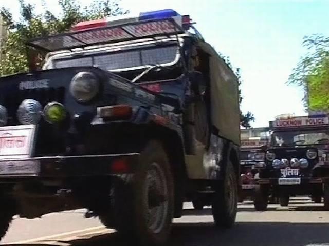 हैदराबाद : पुलिस छापेमारी में 56 संदिग्ध गिरफ्तार police-raid-arrest-56-people
