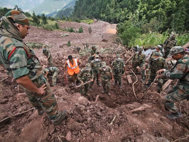 जम्मू कश्मीर में सेना ने शिशुओं की देखभाल, कई नवजात को उनके मां-बाप से पुनर्मिलन कराया jammu kashmir flood