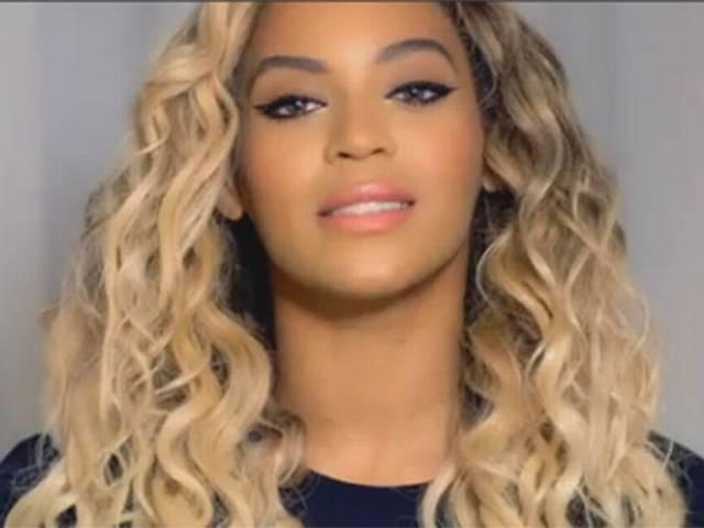 संगीत समारोह में बियोंसे ने दिखाए निजी सेमी न्यूड वीडियो beyonce shows her pregnancy video on his music tour