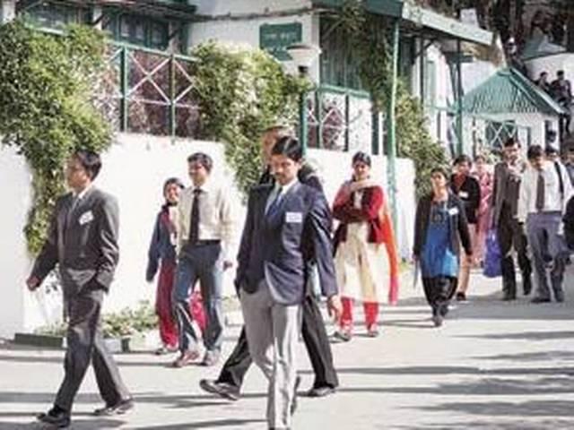 देश में आईएएस अफसरों के 30 फीसदी पद खाली देश में आईएएस अफसरों के 30 फीसदी पद खाली