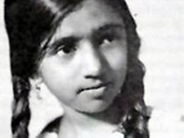 जन्मदिन विशेष: मां को गाने सुनाती थीं नन्ही लता dirthday-special-lata