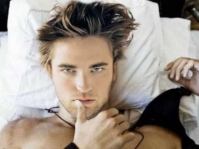 इंटीमेट सीन्स फिल्माने में छूटे पैटिंसन के पसीने Filming Intimate Scenes Pattinson left in the sweat