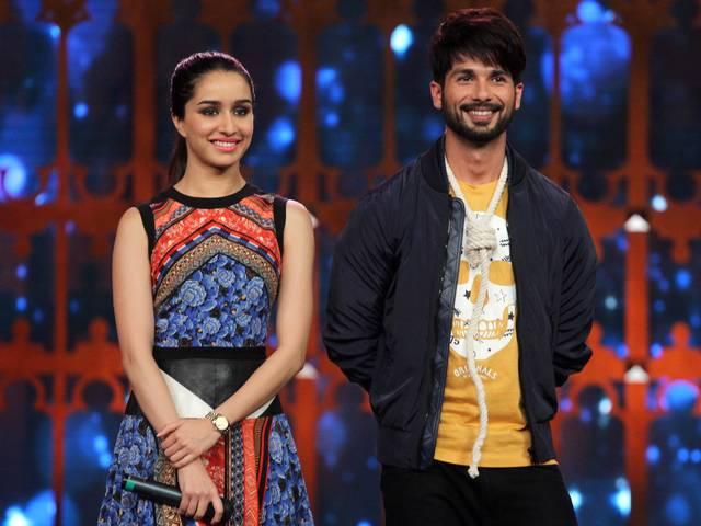 LIVE : एबीपी न्यूज़रूम में लाइव 'हैदर' की कास्ट शाहिद कपूर और श्रद्धा LIVE : Shahid Kapoor and Shraddha Kapoor in ABP News Studio