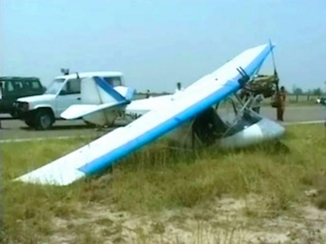 मेरठ: एयरक्राफ्ट दुर्घटनाग्रस्त, एक की मौत मेरठ: एयरक्राफ्ट दुर्घटनाग्रस्त, एक की मौत