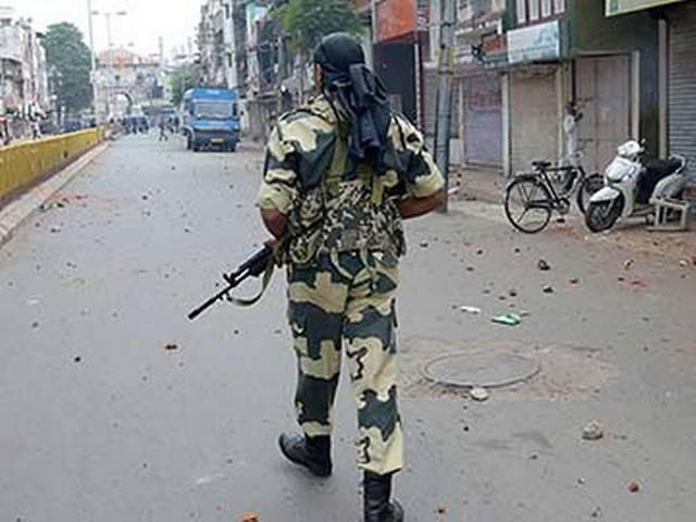 वडोदरा में दंगों के सिलसिले में 200 से अधिक गिरफ्तार Over 200 held for Vadodara riots, no fresh flare up
