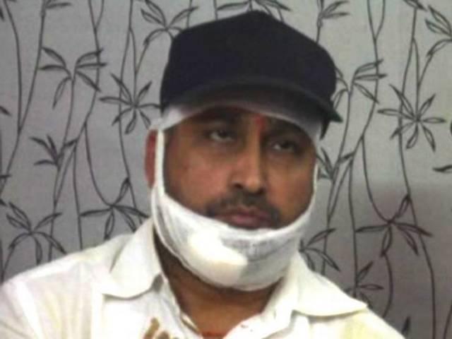 देवी कार्यक्रम में आए लोगों ने बिहार के मंत्री की गाड़ी फूंकी, दो गिरफ्तार Angry mob tries to torch Bihar minister at Navratra celebrations