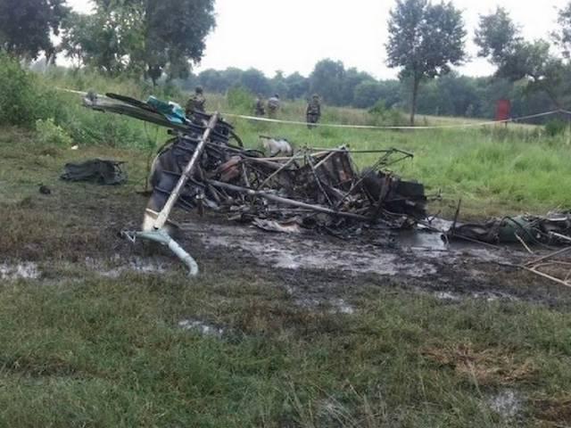 सेना का हेलीकॉप्टर दुर्घटनाग्रस्त, दो पायलट समेत तीन की मौत army_helicopter_crash
