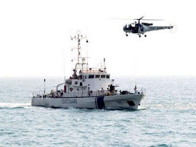 तटरक्षक बल ने जामनगर तट के पास छह पाकिस्तानी मछुआरों को पकड़ा six pakistani fishermen arrested by indian coast guards