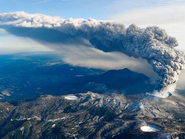 जापान में तूफान के कारण तीन अमेरिकी एयरमेन समुद्र में बहे, एक की मौत japan storm