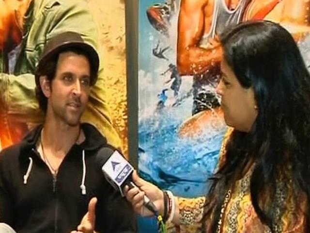 बैंग-बैंग की सफलता से रितिक की मां की आंखों में आंसू छलक आए Hrithik Roshan_Bang-Bang_Super-Hit_