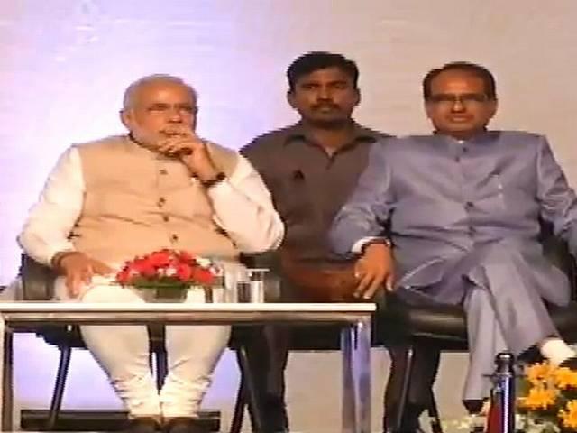 ABP LIVE: महाराष्ट्र के परली में कार से करीब 5 लाख रुपये बरामद, ड्राइवर ने लिया अजित पवार का नाम abp_live
