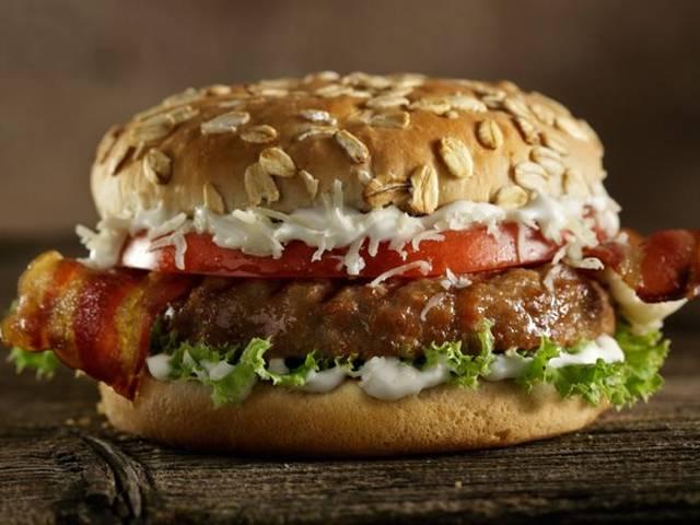 कहीं आपके होश न उड़ा दे इस बर्गर का दाम! golden-burger-price