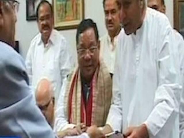 संगमा ने राष्ट्रपति पद के लिए नामांकन किया दाखिल संगमा ने राष्ट्रपति पद के लिए नामांकन किया दाखिल