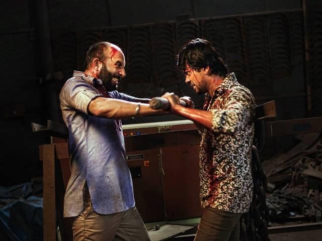 मूवी रिव्यू: पैसे खर्च करके सिरदर्द चाहिए तो देखें 'तमंचे' Movie Review: Tamanchey