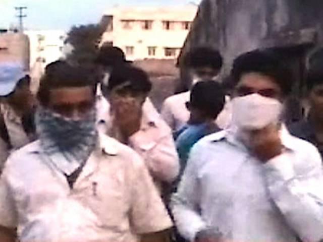 जूनागढ़ में जहरीली गैस से 50 बीमार, खतरे से बाहर जूनागढ़ में जहरीली गैस से 50 बीमार, खतरे से बाहर