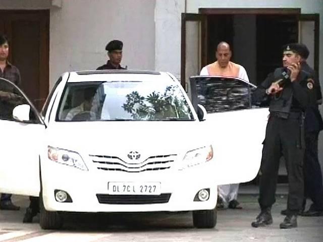 कोई भारत को चेतावनी नहीं दे सकता : राजनाथ सिंह Do not threaten India: Rajnath