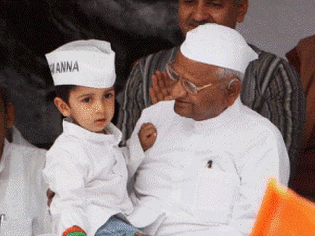 टीम अन्ना के अनशन में तीसरे दिन भी कम भीड़ टीम अन्ना के अनशन में तीसरे दिन भी कम भीड़