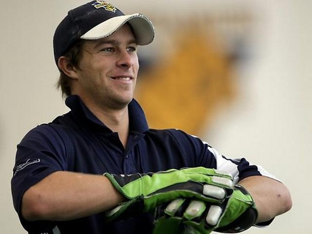 आउट होने के बाद तोड़ी खिड़की, बोर्ड ने किया सस्पेंड Matthew Wade suspended for breaking window