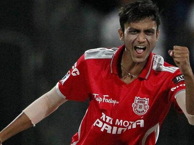 अक्षर ने कहा, गेंद ‘फ्लाइट’ करने के बारे में नहीं सोचता akshar-patel-ball-cricket
