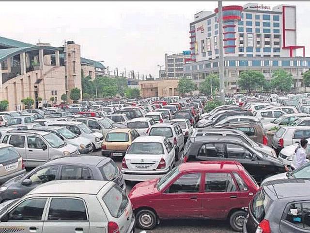 पार्किंग संकट को समाप्त करने के लिए एनडीएमसी मोबाइल एप्लिकेशन लॉन्च करेगा parking-mobile-application