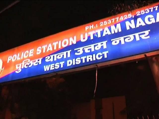 दिल्ली पुलिस के दो सिपाहियों पर कुछ बदमाशों ने किया जानलेवा हमला, हिरासत में लिए गए पांच आरोपियों में एक नाबालिग delhi_police_attack