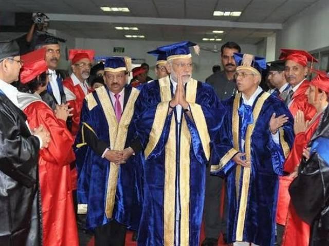 डॉक्टर बनने जा रहे छात्रों से पीएम कहा- रोबोट बनकर नहीं, इंसान बनकर करें इलाज pm_doctors