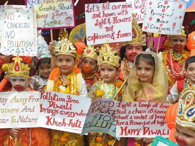 मोदी ने देशावासियों को दीं दीवाली की शुभकामनाएं modi greets nation on diwali