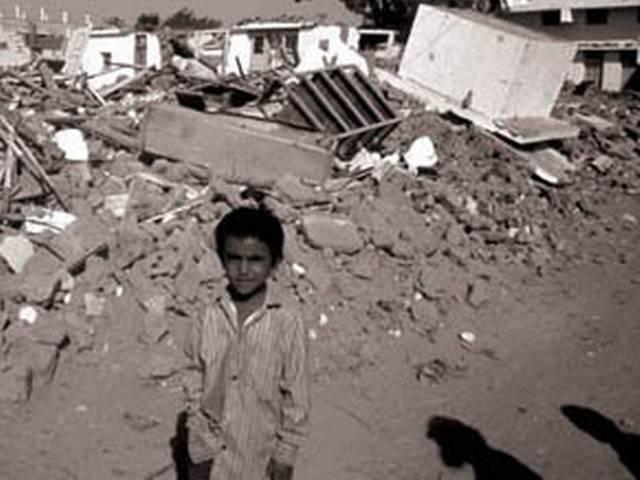तब भी आपदा पीड़ितों के साथ थे पीएम मोदी modi spent his diwali as a cm with calamity affected people as well