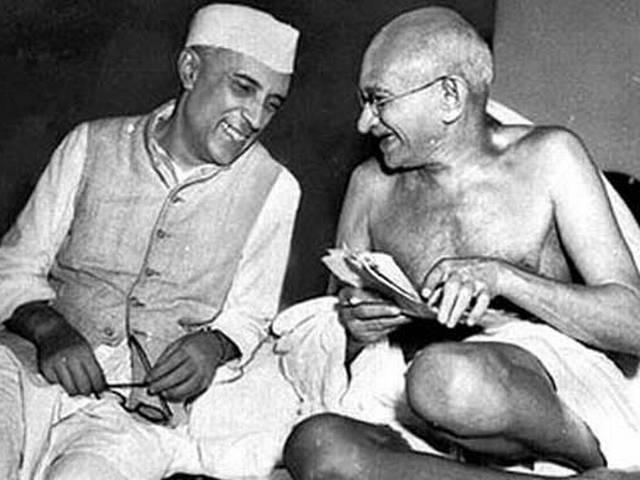 गोडसे को गांधी को नहीं नेहरू को मारना चाहिए था: RSS RSS mouthpiece suggests Godse chose wrong target – Gandhi instead of Nehru