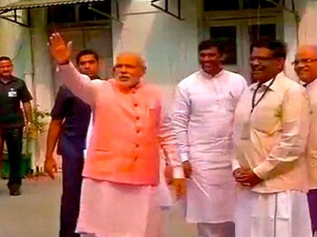 मीडिया से गहरे, व्यापक और रू-ब-रू रिश्तों की शीघ्र व्यवस्था करेंगे मोदी modi_media_BJP_journalist