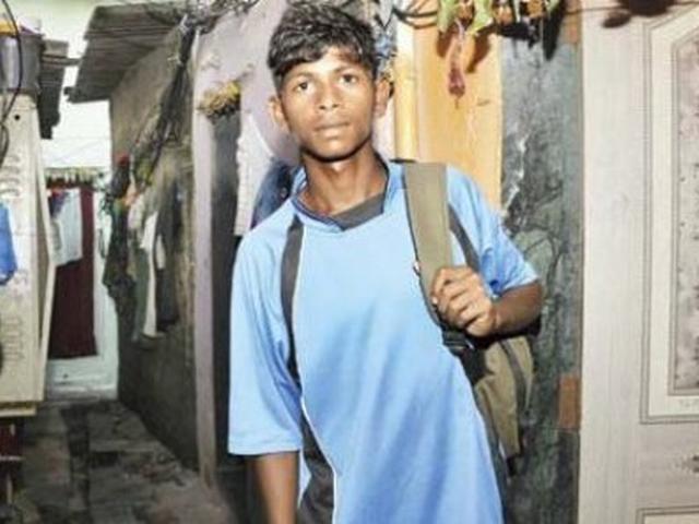 मिलिए भारत के नए स्पीड स्टार से, पहले ही मैच में 'हर मुसीबत को किया क्लीन बोल्ड' mumbai-maids-son-bags-8-wickets-in-his-debut-match