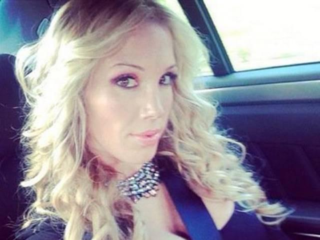 सेक्स टूर पर पॉर्न स्टार का खुला ऑफर, आओ मेरे साथ सेक्स करो ! Porn Star On sex Tour invite anyone to sex with her