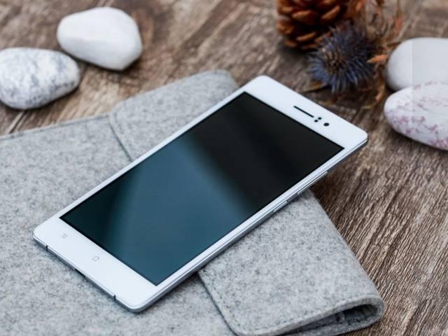 ओप्पो ने लॉन्च किया दुनिया का सबसे पतला स्मार्टफोन R5, कीमत 30000 रुपए Oppo R5 officially becomes the word’s thinnest smartphone