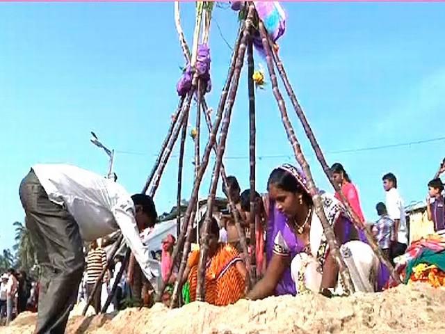 धूमधाम से मनाया जा रहा है छठ का त्योहार, आज डूबते सूर्य को अर्घ्य दिया गया chhath mahaparva