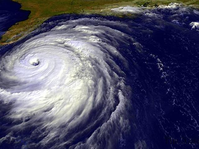 गुजरात से ‘दबाव के क्षेत्र’ के रूप में टकराएगा चक्रवात नीलोफर cyclone nilofer