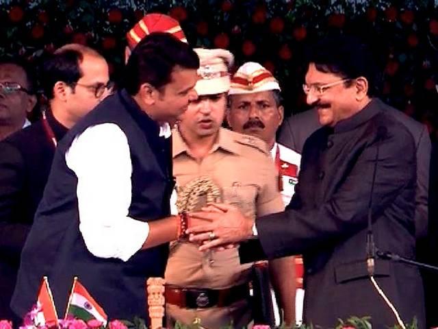 जानें देवेंद्र फडणवीस की पूरी कैबिनेट को fadnavis_swearing_saamna