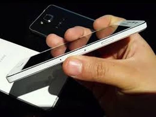 सैमसंग ने सबसे पतले स्मार्टफोन गैलेक्सीA5 और गैलेक्सी A3 किया लॉन्च Galaxy A5 and A3: Samsung’s slimmest phones ever