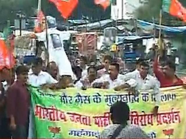 एफडीआई: मनमोहन ने दांव पर लगाई सरकार? एफडीआई: मनमोहन ने दांव पर लगाई सरकार?