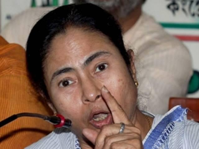 लक्षमण रेखा पार न करे यूपीए सरकार: ममता बनर्जी लक्षमण रेखा पार न करे यूपीए सरकार: ममता बनर्जी