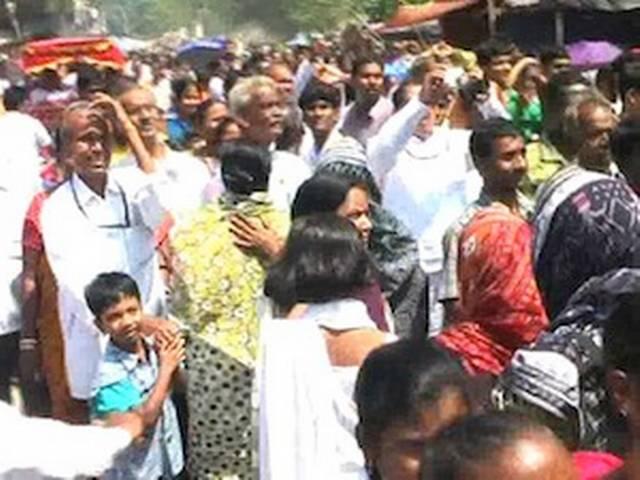 झारखंड के देवघर में मची भगदड़, नौ लोगों की मौत झारखंड के देवघर में मची भगदड़, नौ लोगों की मौत