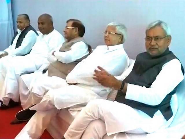 मोदी के खिलाफ बन रहे महामोर्चे के पास है कितनी ताकत ? mulayam singh yadav