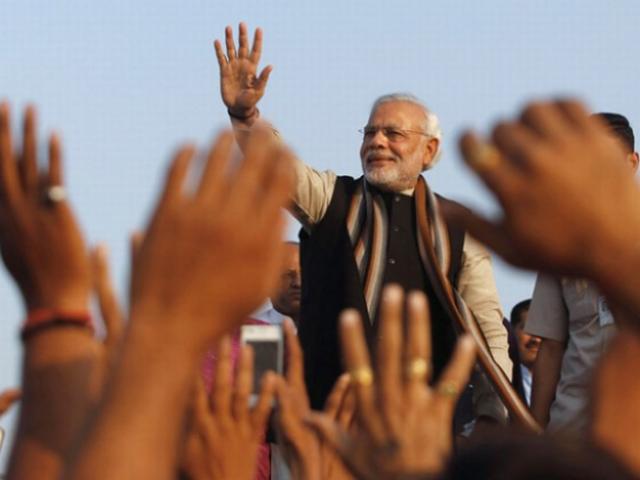 प्रधानमंत्री नरेंद्र मोदी कल अपने संसदीय क्षेत्र वाराणसी जाएंगे pm modi