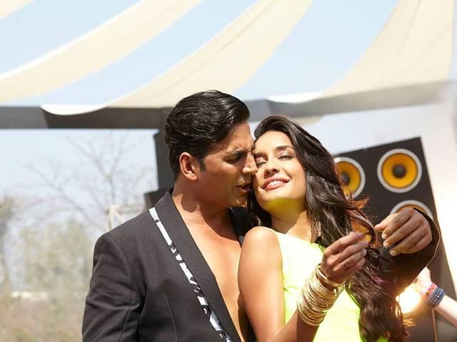 मूवी रिव्यू: फिल्म कम और टीवी सीरियल ज़्यादा लगती है 'दि शौकीन्स' movie review the shaukeens