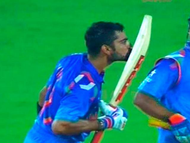 क्रिकेट की पिच पर कोहली की 'लव स्टोरी' kohli