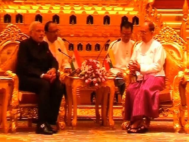 मोदी-सियान बातचीत में इंफाल और मांडले के बीच बस सेवा पर सहमति Talk between Modi and President of Myanmar Thein Sein