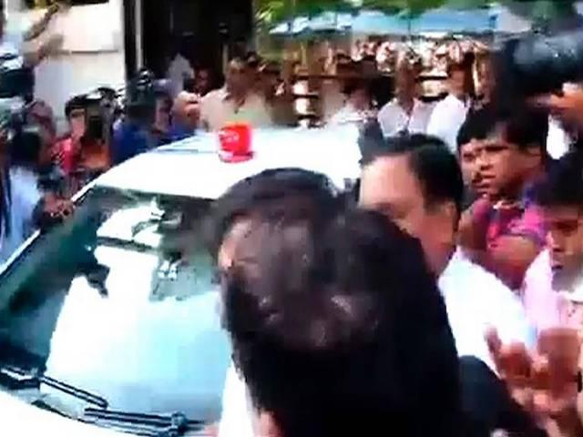 राज्यपाल के साथ धक्का-मुक्की मामले में कांग्रेस के 5 विधायक सस्पेंड Five Congress MLAs suspended