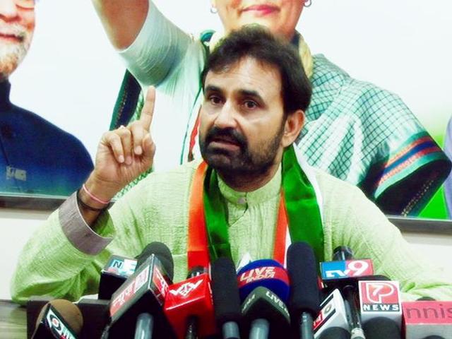 'कैग रिपोर्ट ने खोली गुजरात में स्वच्छता की पोल' congress refers to cag report to criticise gujrat government’s cleanliness